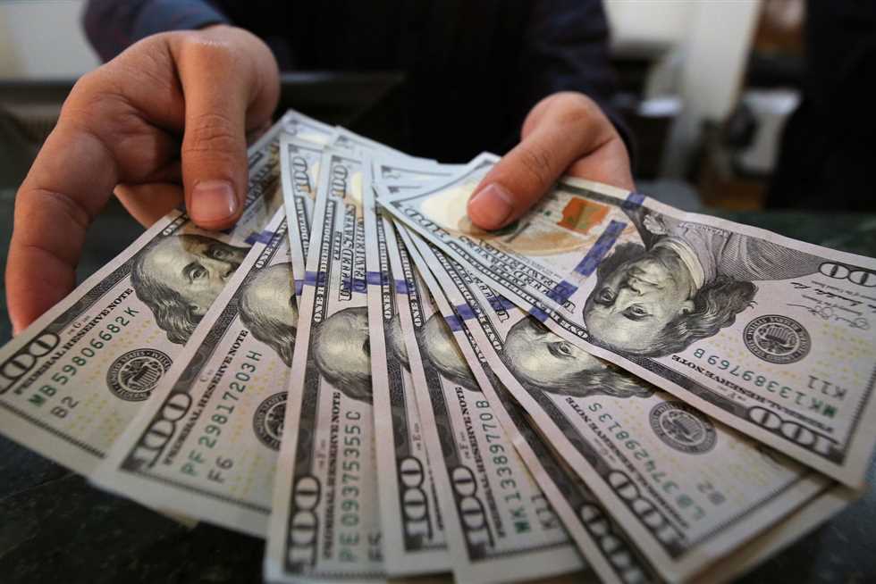 سعر صرف الدولار في العراق ليوم الأحد