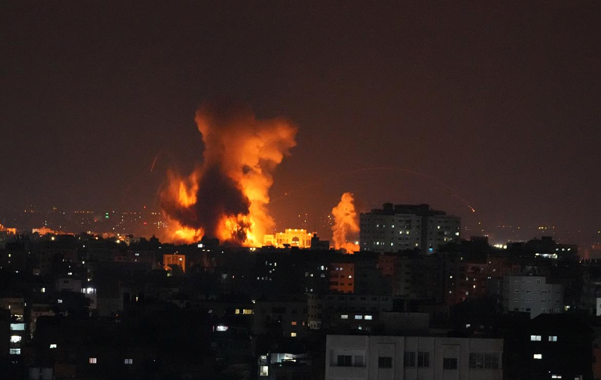 إسرائيل تشن 120 غارة على لبنان خلال 24 ساعة وحصيلة القتلى ترتفع إلى 2897