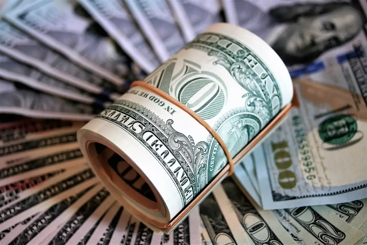 انخفاض طفيف بأسعار صرف الدولار في العراق
