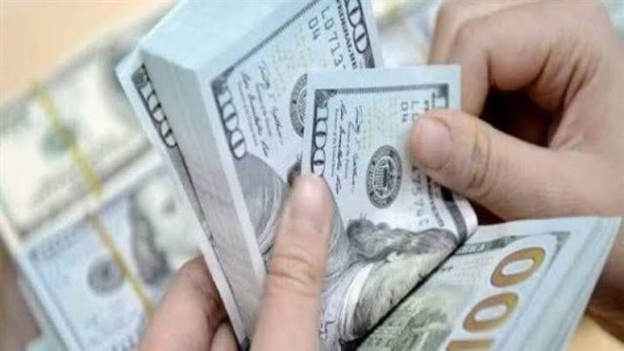 تعرف على أسعار صرف الدولار في الأسواق العراقية عند الإغلاق