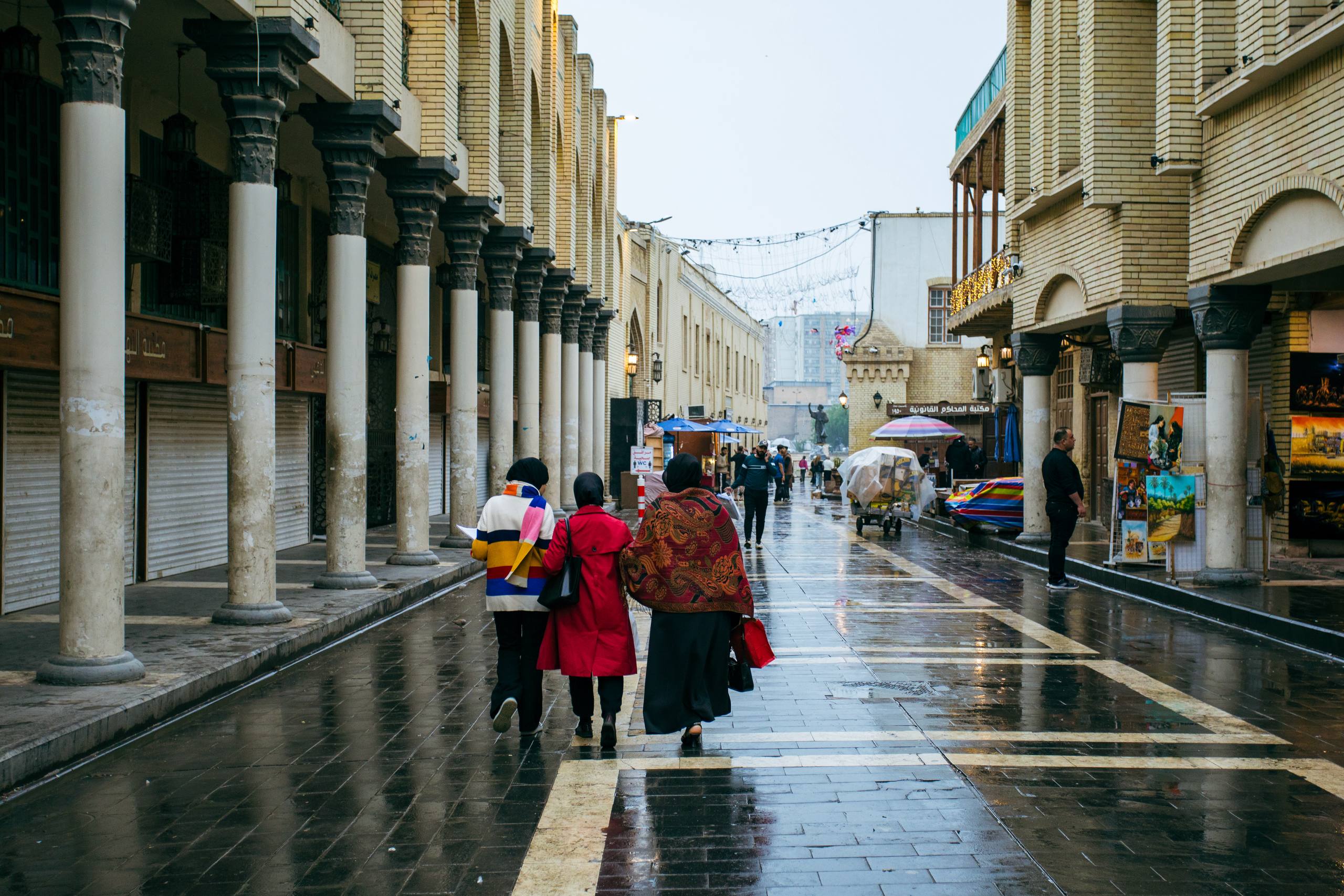 الأنواء الجوية تحذر من أمطار غزيرة وصواعق ورياح مثيرة للغبار