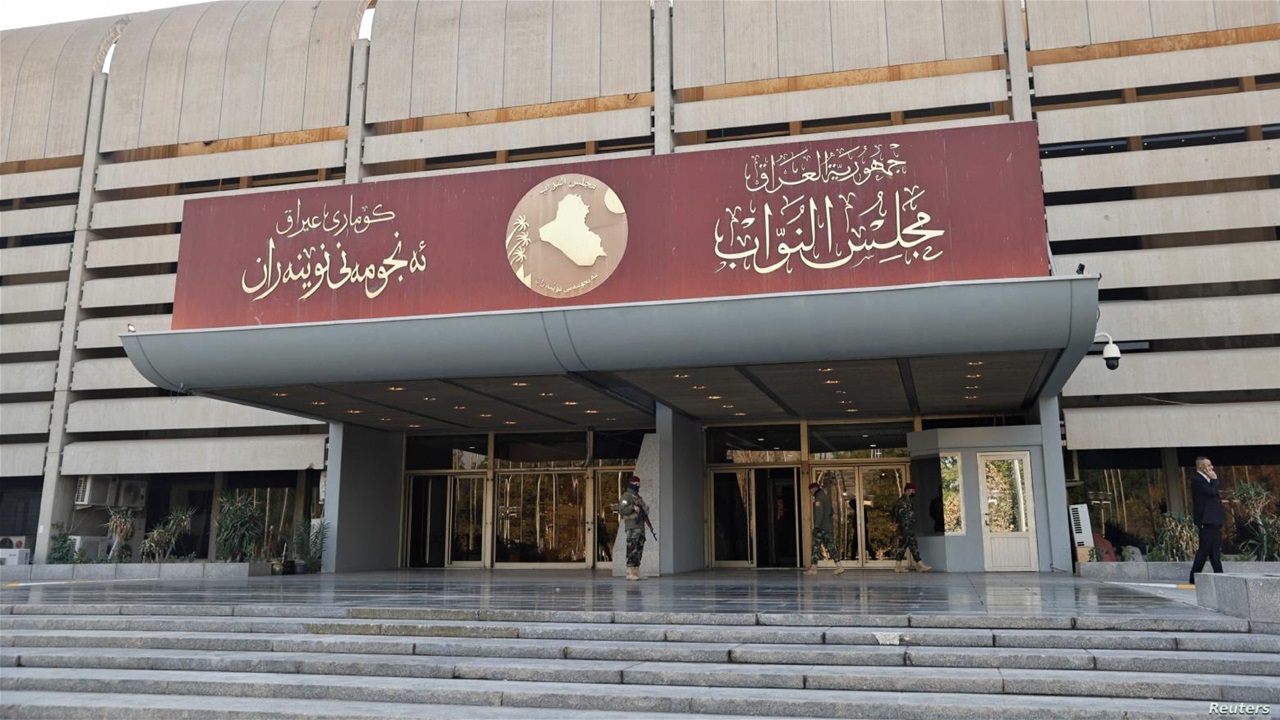 البرلمان يؤجل جلسته إلى إشعار آخر