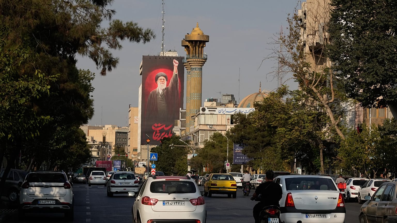 وسطاء قطريون يعودون إلى طهران لإحياء اتفاق أميركي - إيراني